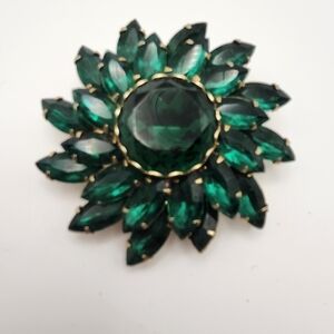Vintage Emerald Green Floral Brooch